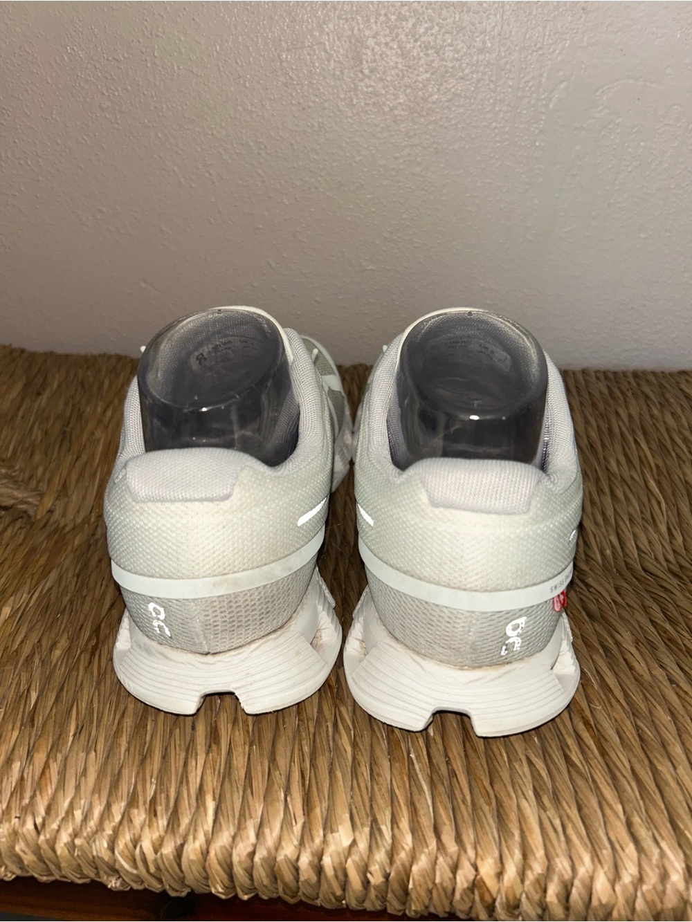 On Cloud 5 women’s size 8  White Breathable Mesh Running Shoes 5998376-101 - Picture 4 of 8